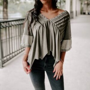 POL Olive Pleated Deep V-neck Boho Top Size S Grommet Trim Details